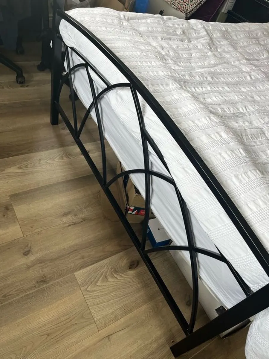 double bed metal frame - Image 2