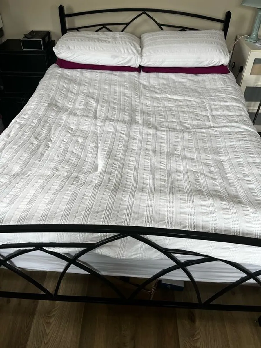 double bed metal frame - Image 3