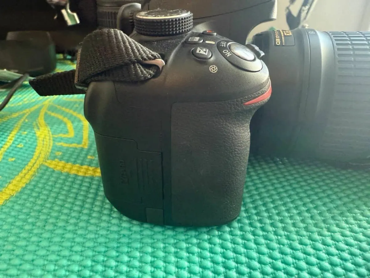 Nikon D3200 Digital SLR camera with lenses - Image 4