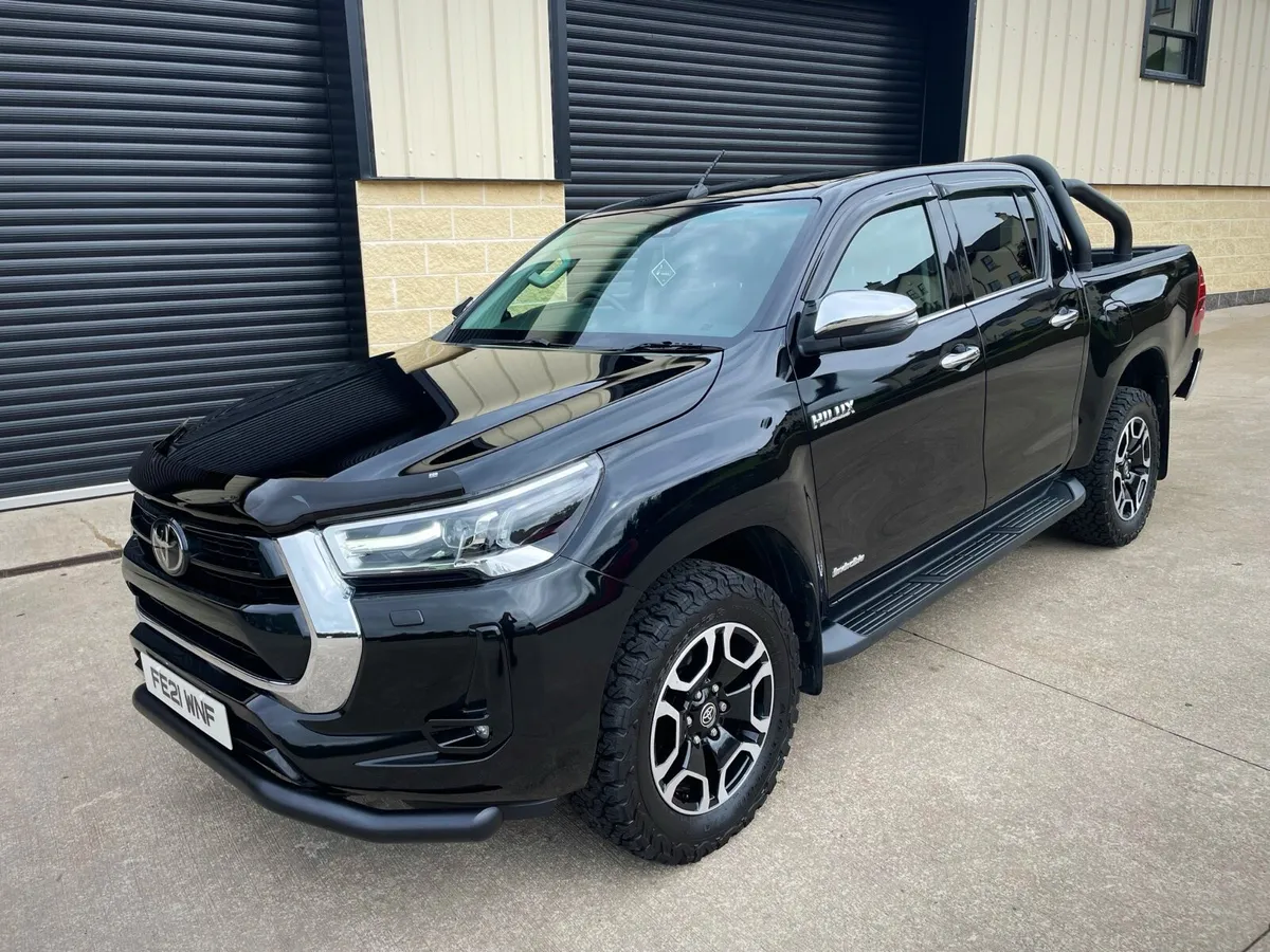 2021 TOYOTA HILUX 2.4 D4D Invincible Auto - Image 2