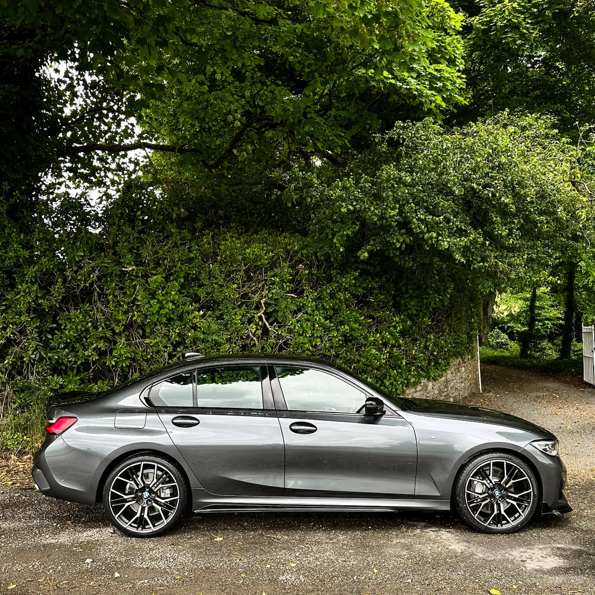 2021 (211)  BMW 330e M-SPORT 290BHP - Image 3