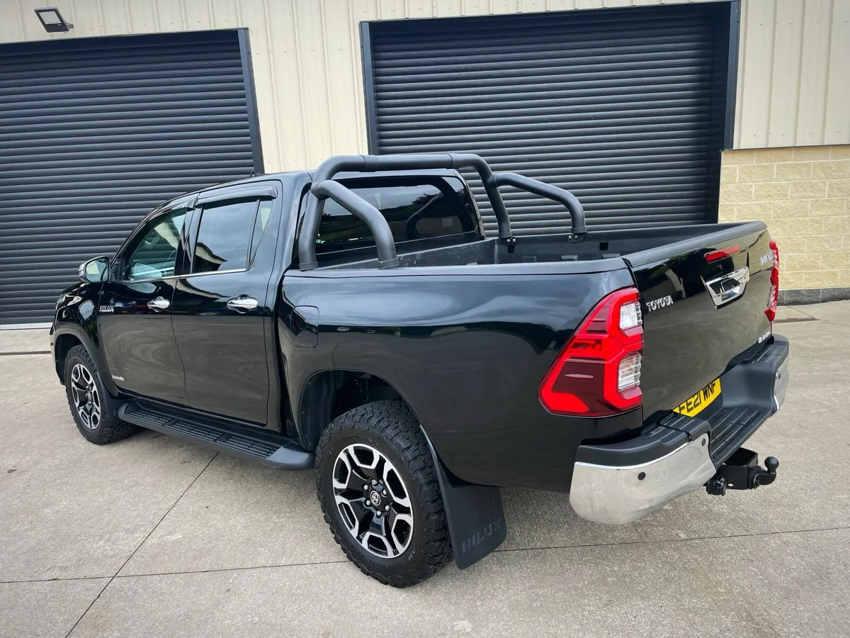 2021 TOYOTA HILUX 2.4 D4D Invincible Auto - Image 4