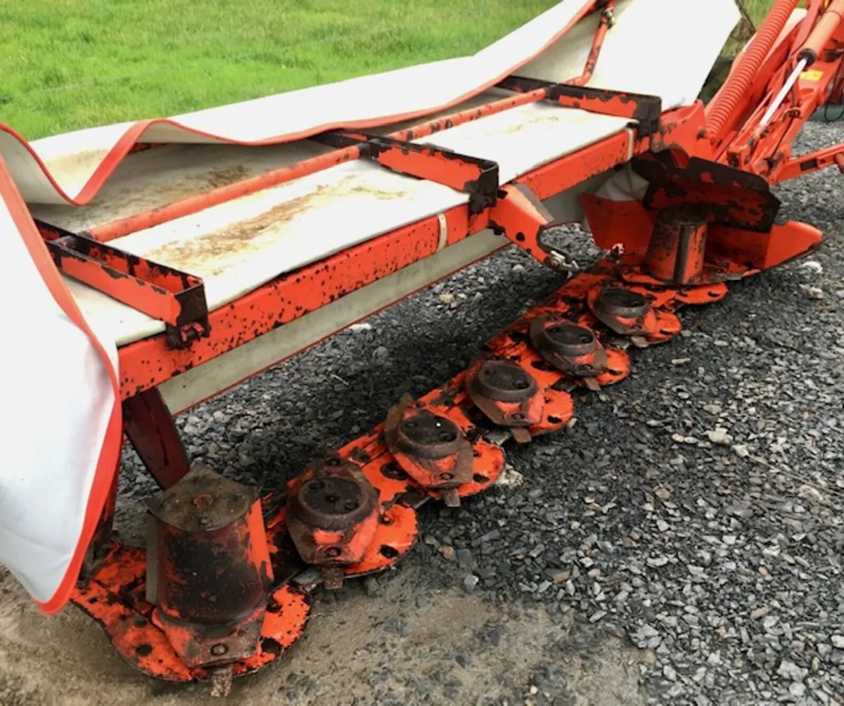 Kuhn GMD280 FF disc mower - Image 2