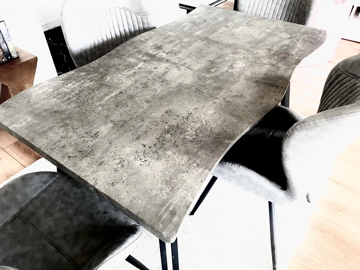 Kitchen table with 4 chairs - Image 2