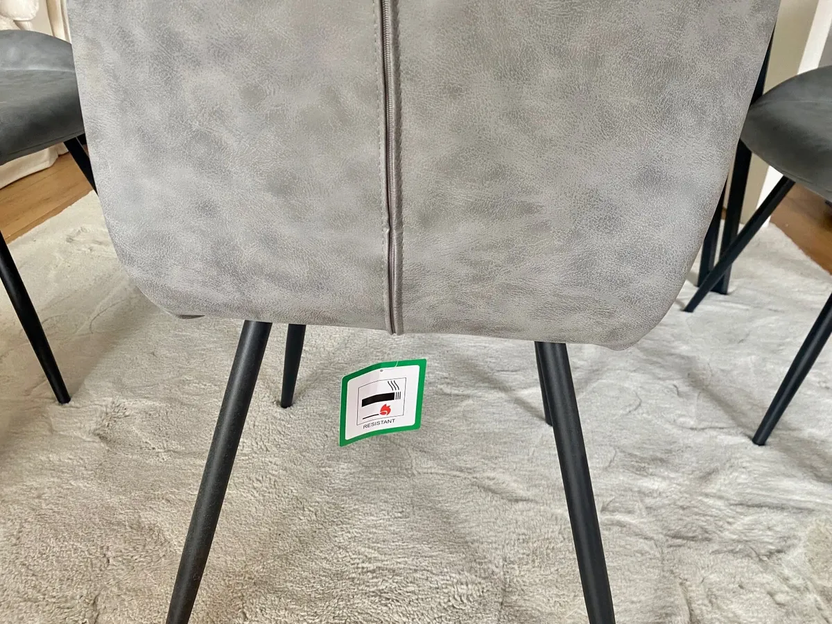 Kitchen table with 4 chairs - Image 4