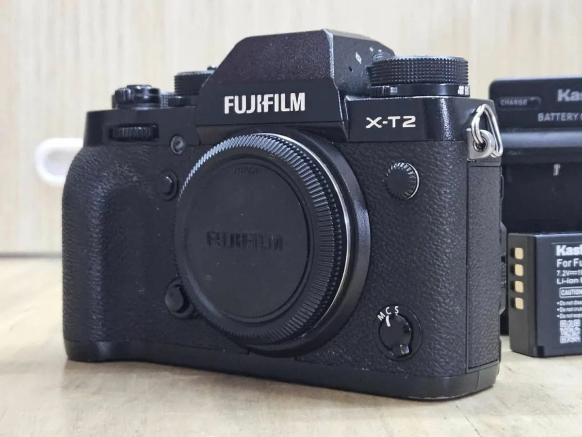 Fujifilm Fuji X-T2 Digital SLR - Image 2