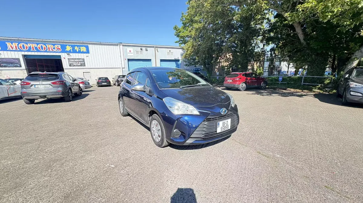 Toyota Vitz 1.5 Hybrid 2018 - Image 3