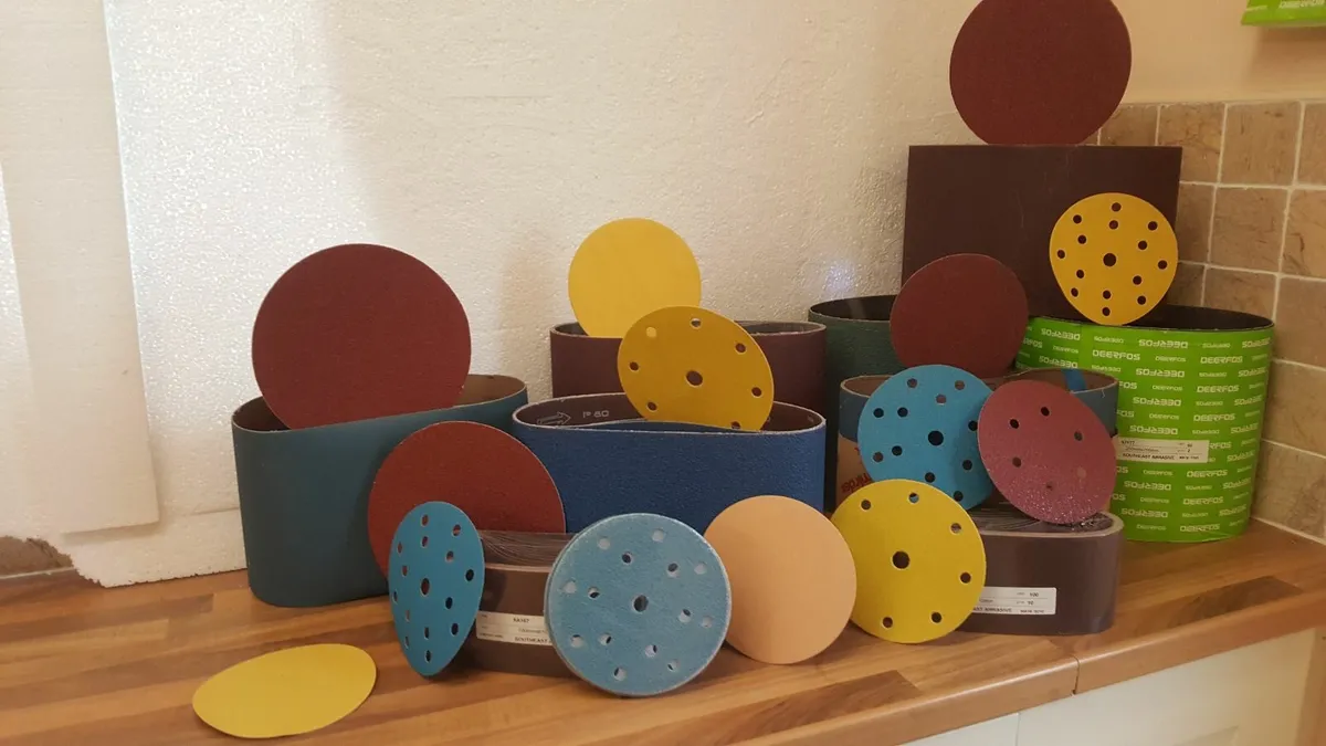 VELCRO SANDING DISCS  TO OFFLOAD - Image 1