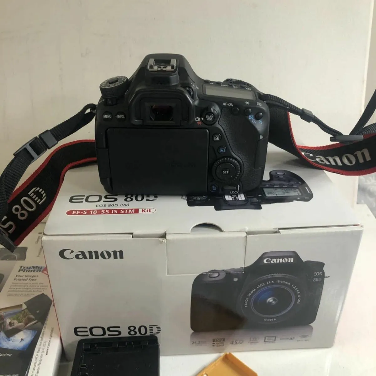 Canon EOS 80D 24.2MP Digital SLR Camera Body - Image 3
