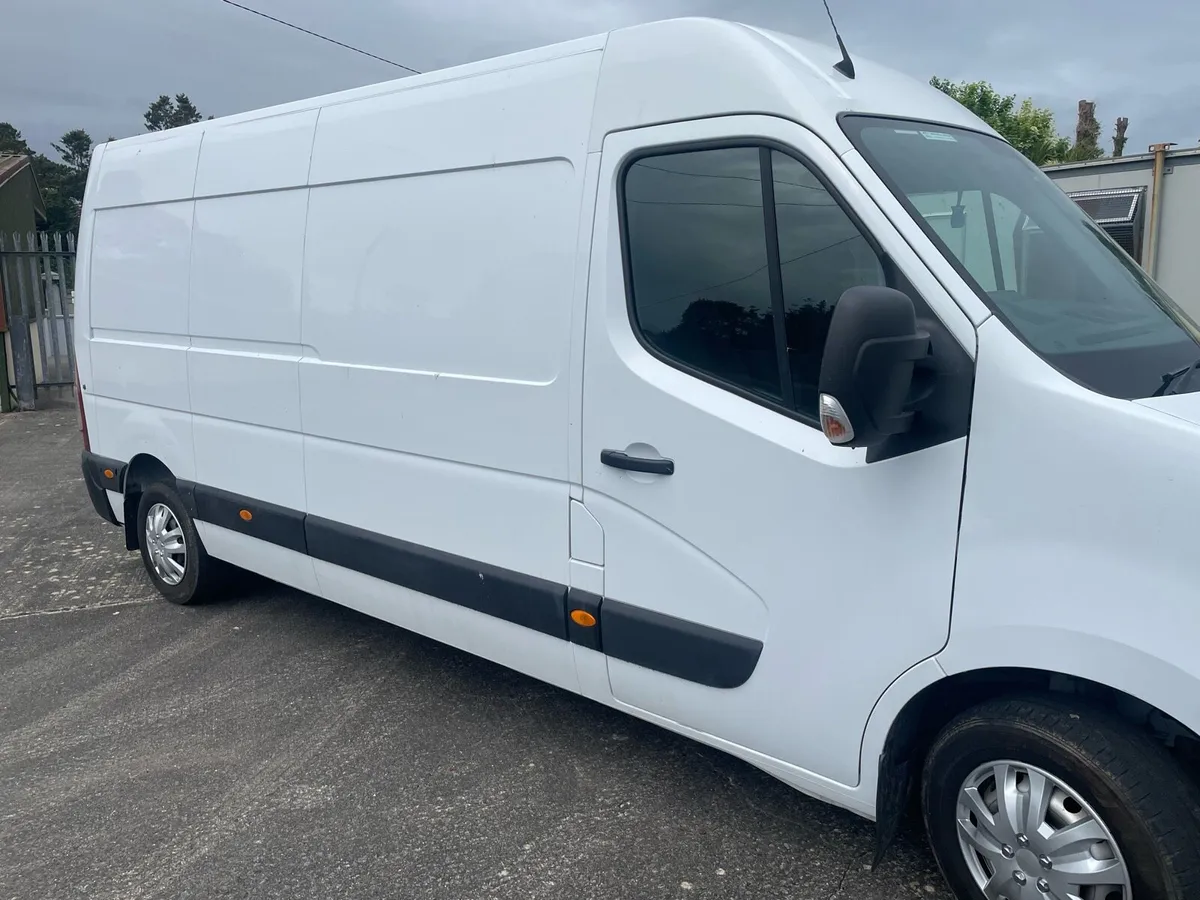 2021 Nissan NV400 Tested - Image 2