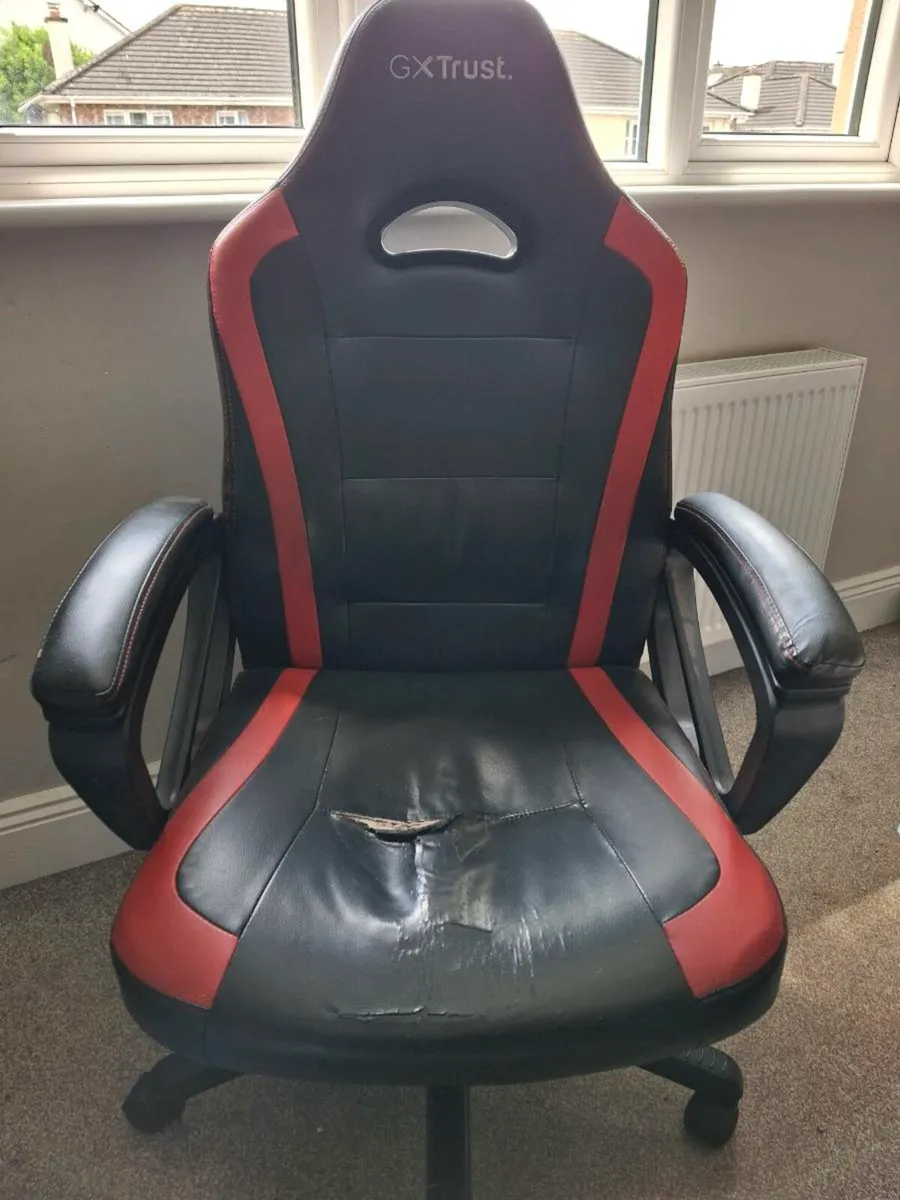 Gaming Chair - Image 1