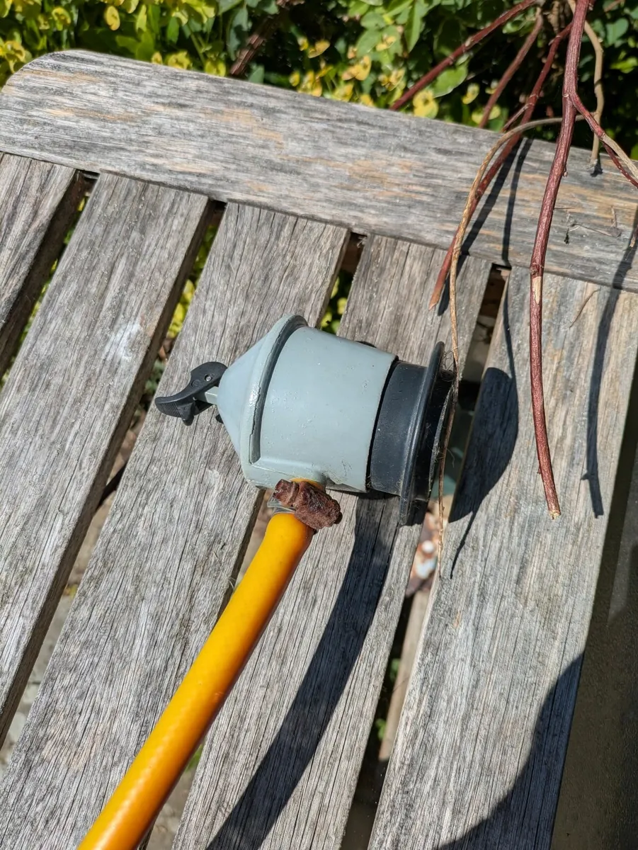 CalorGas Butane cylinder 3/4 full - Image 3