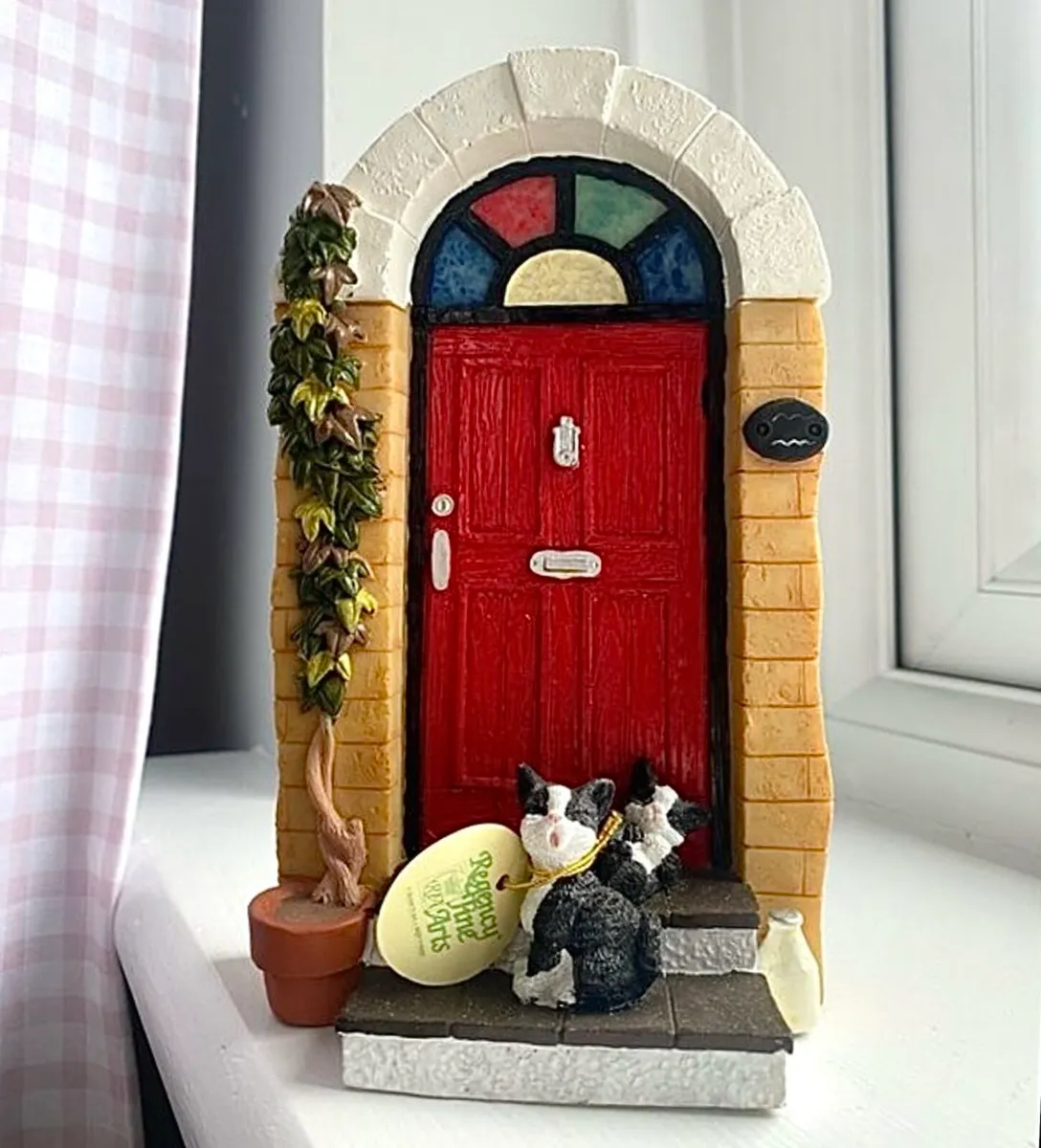 Regency Fine Arts Cat Ornament - With Box - Image 1