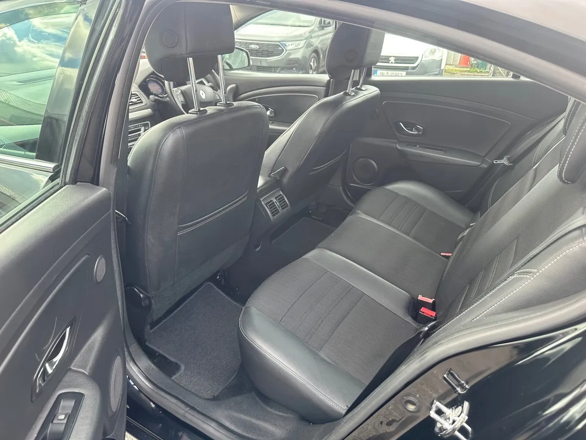 Renault Fluence automatic low mileage - Image 2