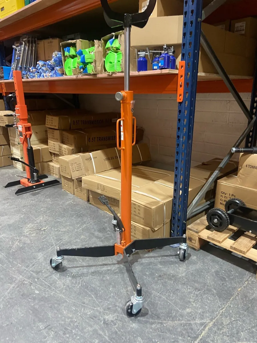 TRANSMISSION JACKS