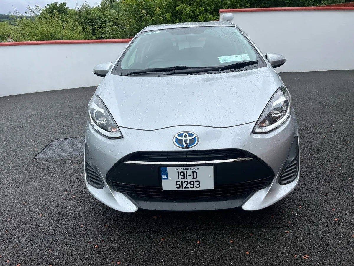2019 Toyota Aqua petrol Hybrid - Image 3
