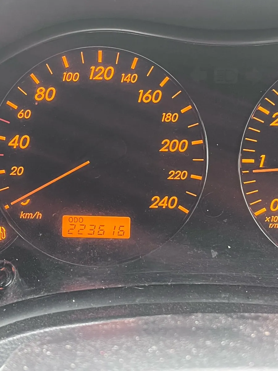 Toyota avensis - Image 3