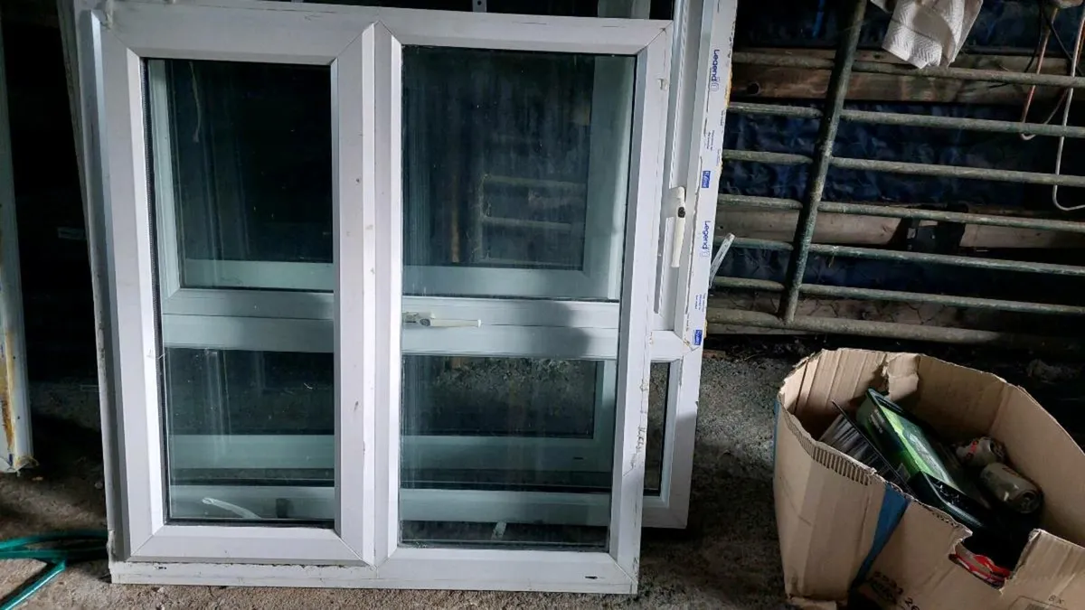Door and windows - Image 2
