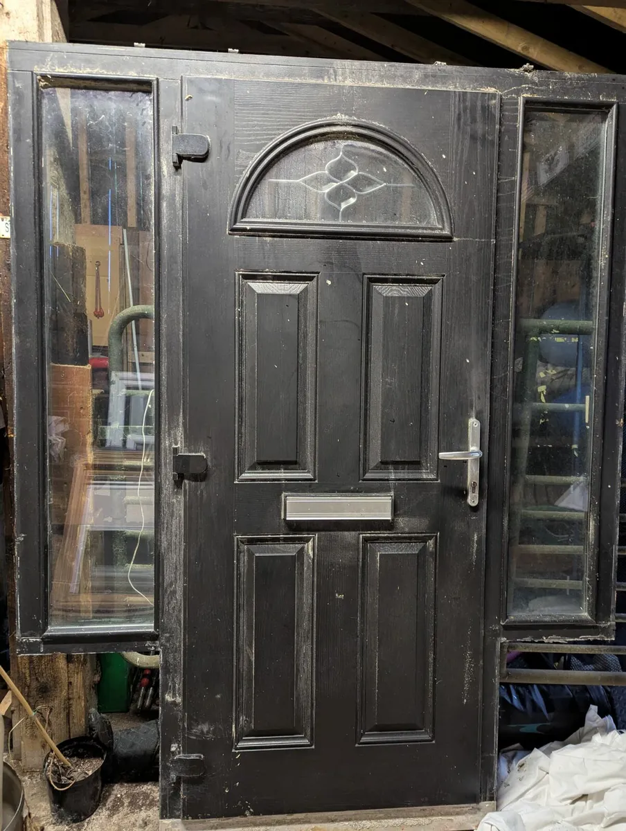 Door and windows - Image 3