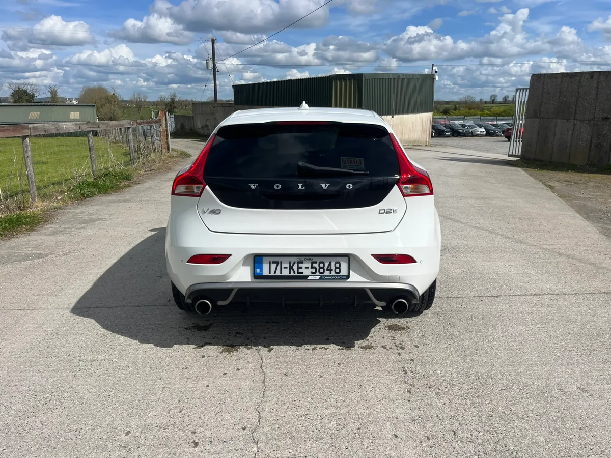 2017, Volvo V40 R-design - Image 4