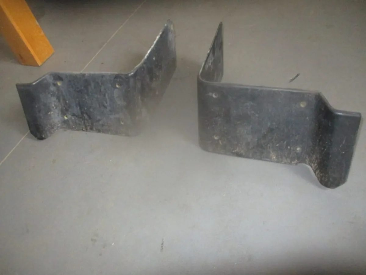 Fiat Cab Lower Plastics - Image 2