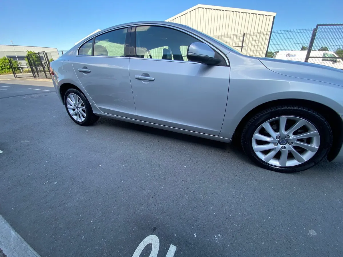 Volvo S60 2014 - Image 2