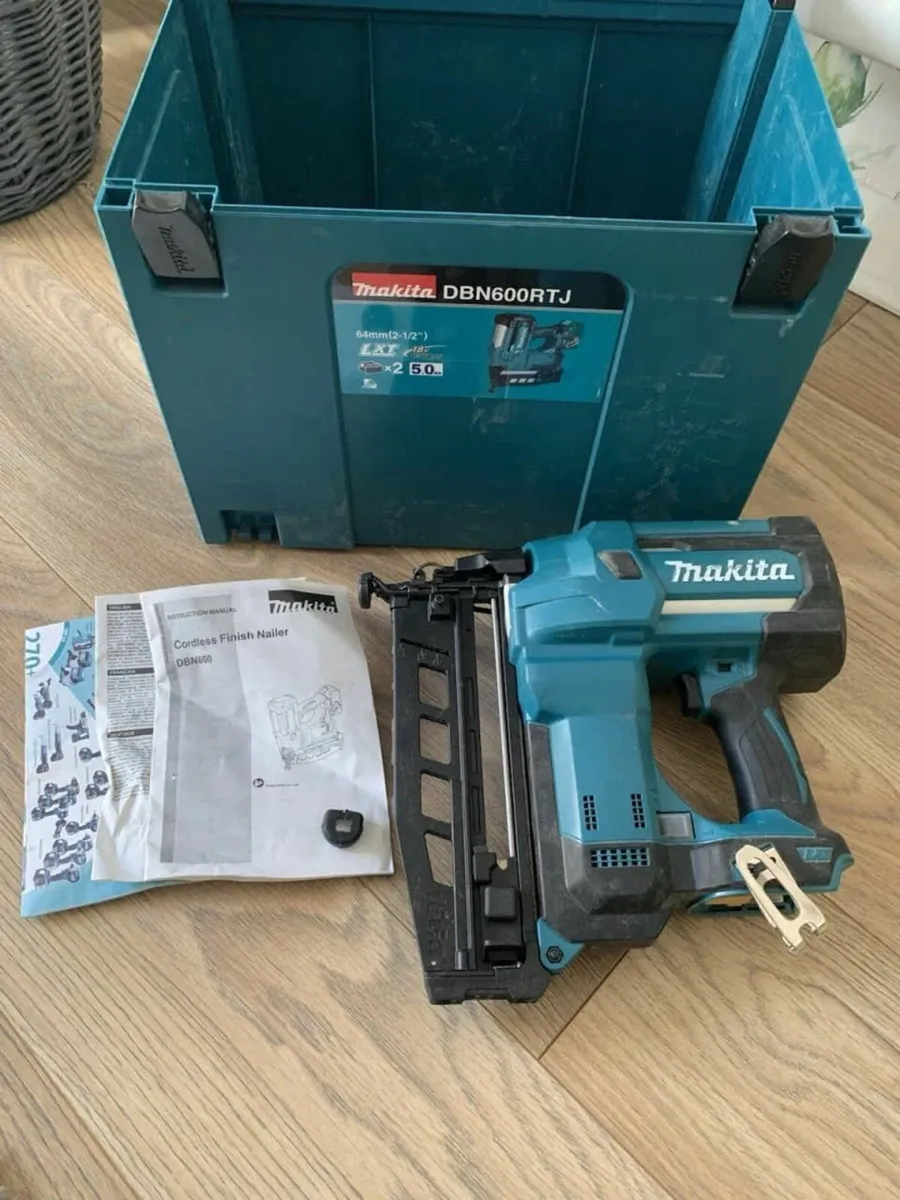 Makita DBN600RTJ 18V Finishing Nailer - Image 4