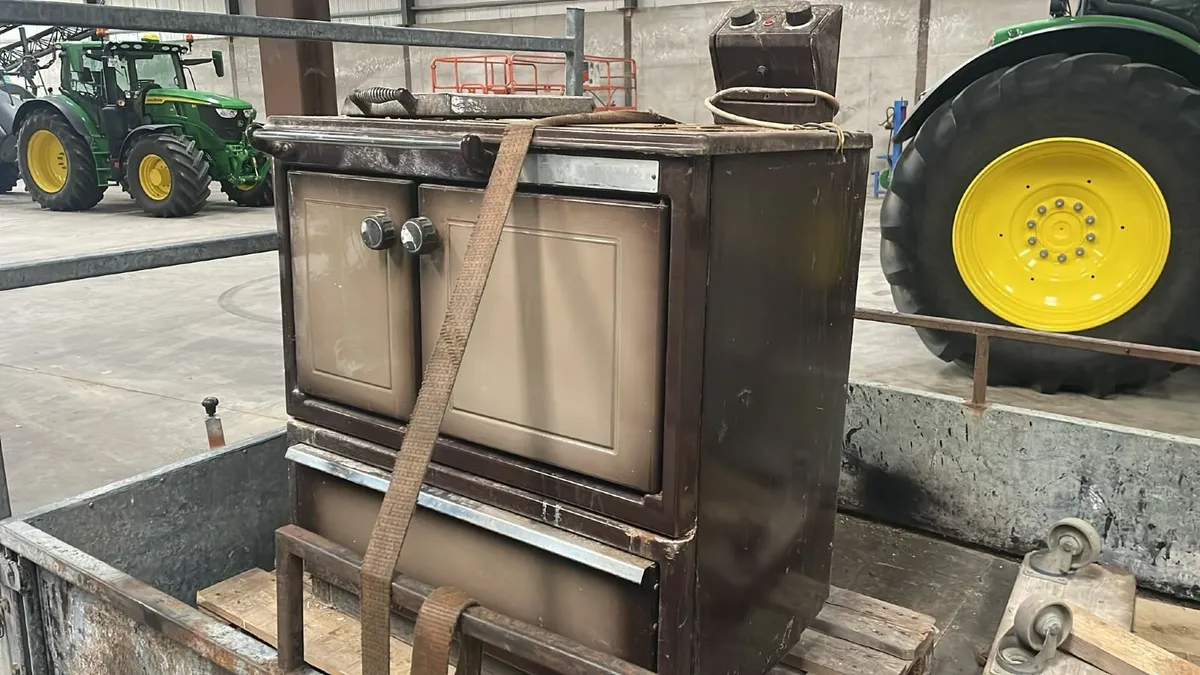 Stanley oil cooker - Image 1
