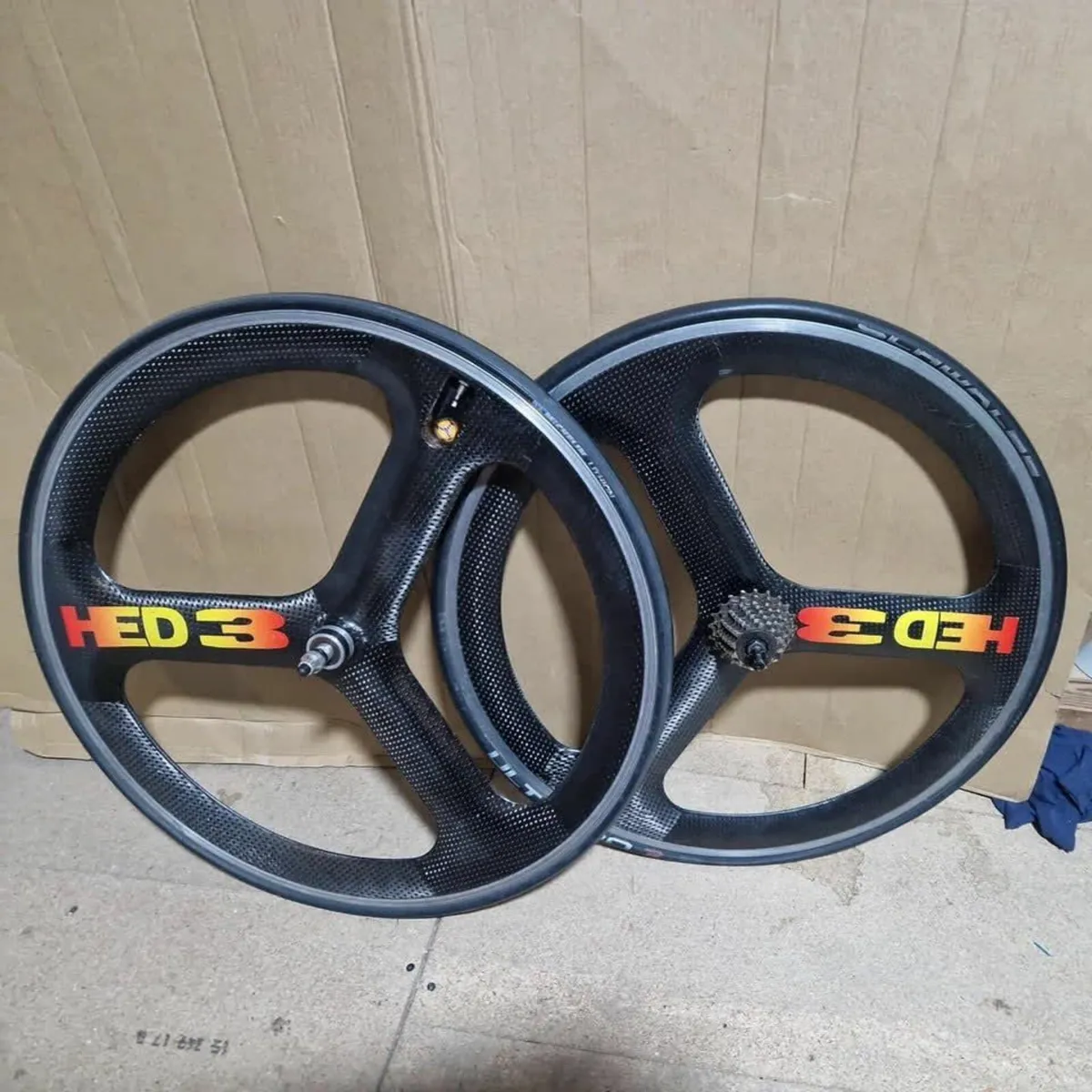 2x HED 3 Tri Spoke Clincher wheelset - Image 2