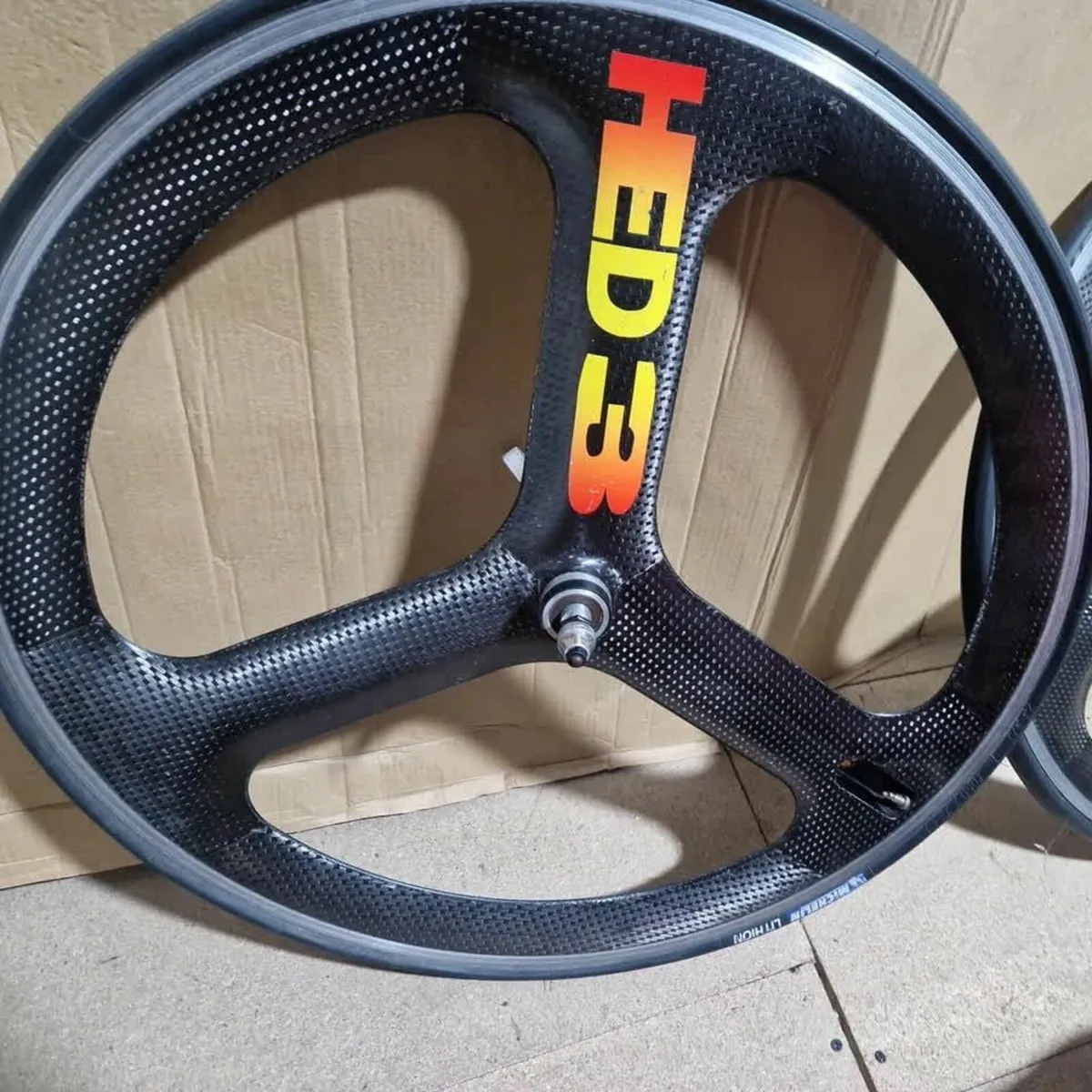 2x HED 3 Tri Spoke Clincher wheelset - Image 4