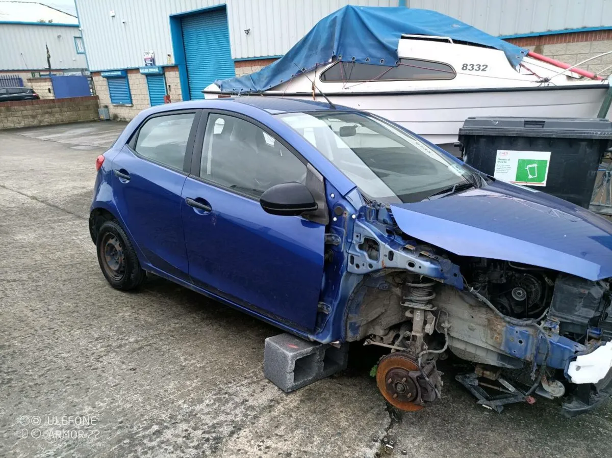 Mazda 2 - demio 1.3 petrol parts - Image 4
