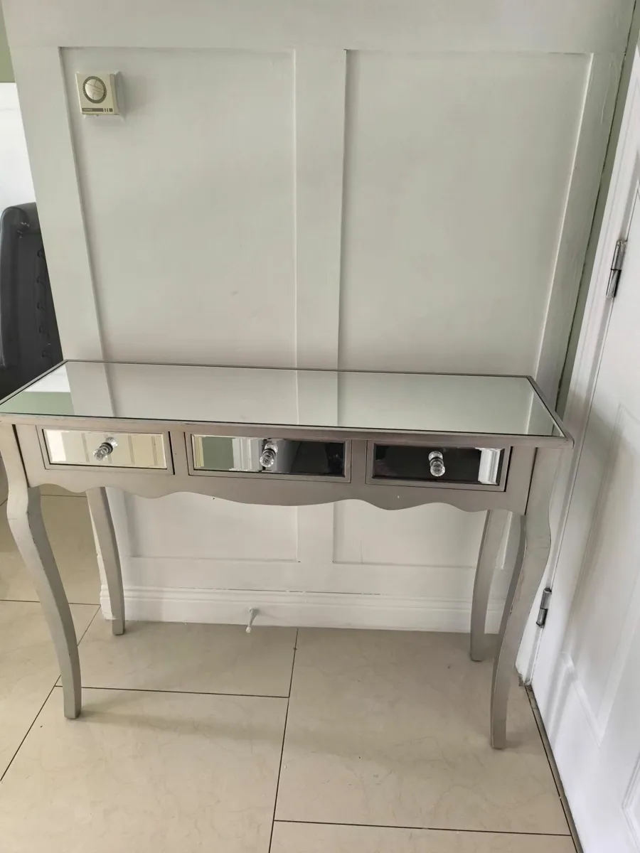 Hall table - Image 1