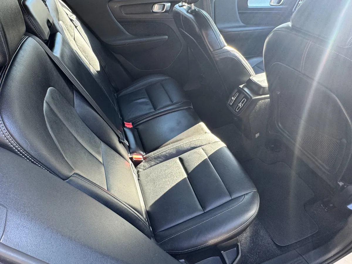 2018 Volvo XC40 1.5 T2 - Image 4