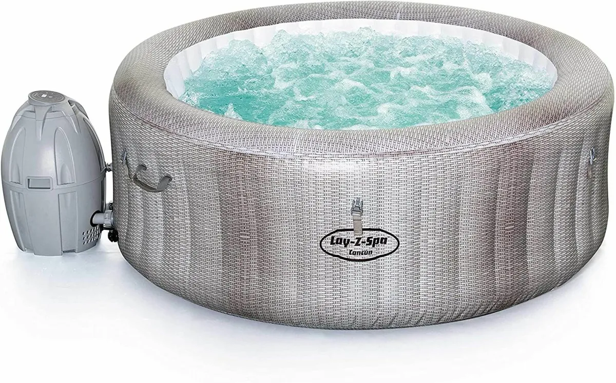 Hot tub - Image 1