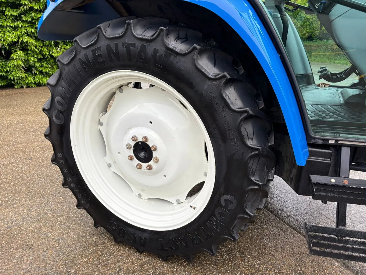 2011 New Holland T5060 2WD Only Done ***2200 hours - Image 3
