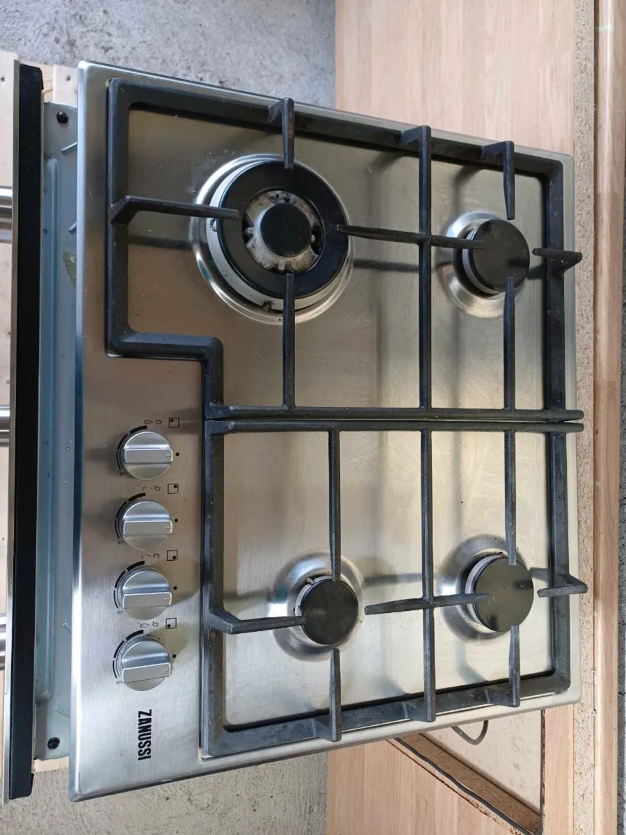 Zanussi Gas Hob, Belling Oven & Cooker Extractor - Image 2