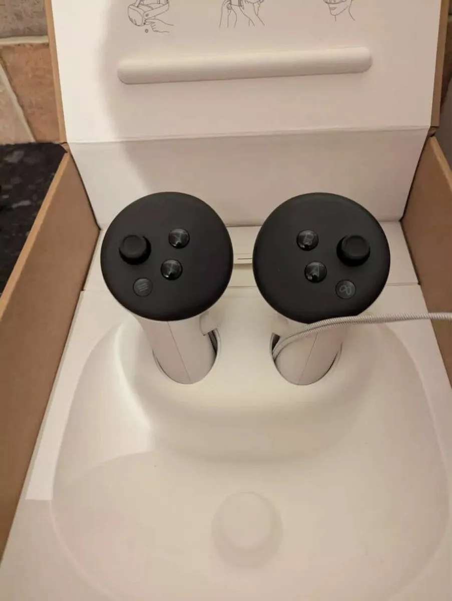 Meta Quest 3 128GB All-In-One VR Headset - Image 3
