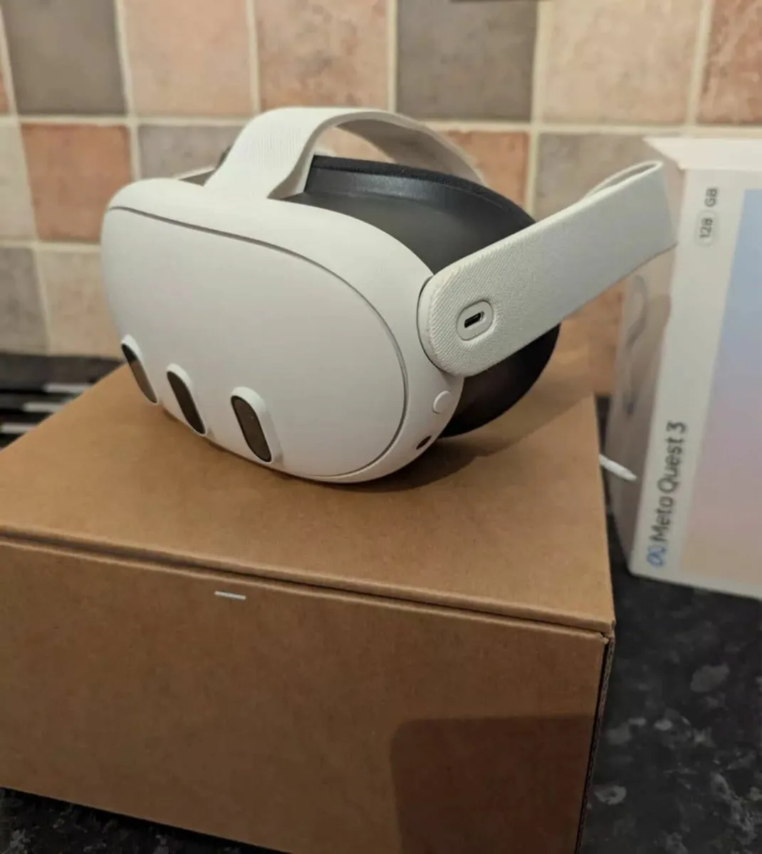 Meta Quest 3 128GB All-In-One VR Headset - Image 4