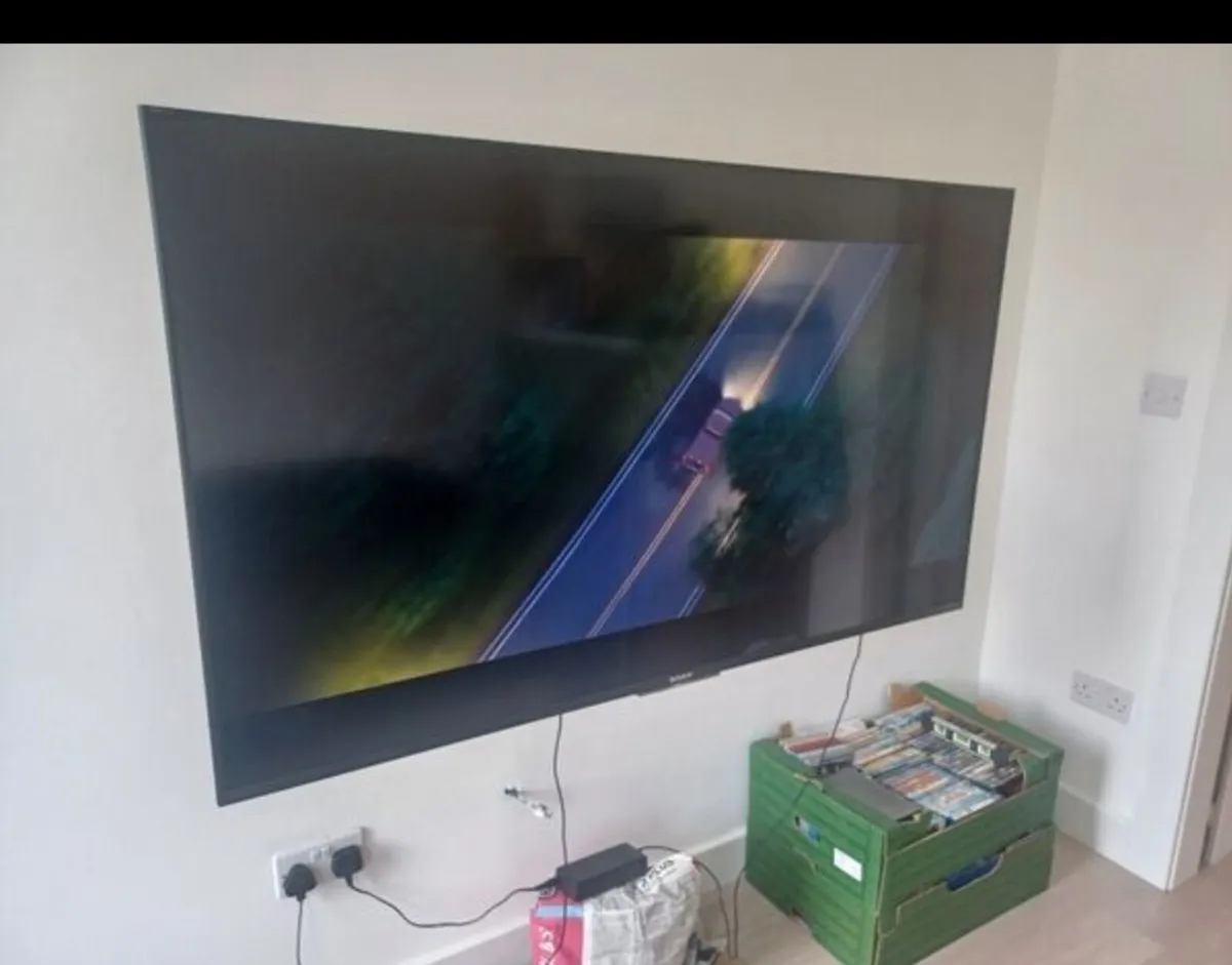 TV - Image 3