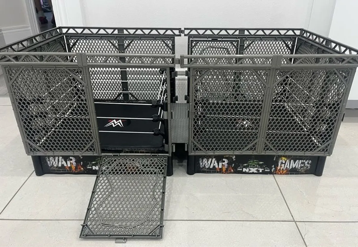 WWE Toys. Rings, Action Figures & accessories. All in perfect condition - Image 2