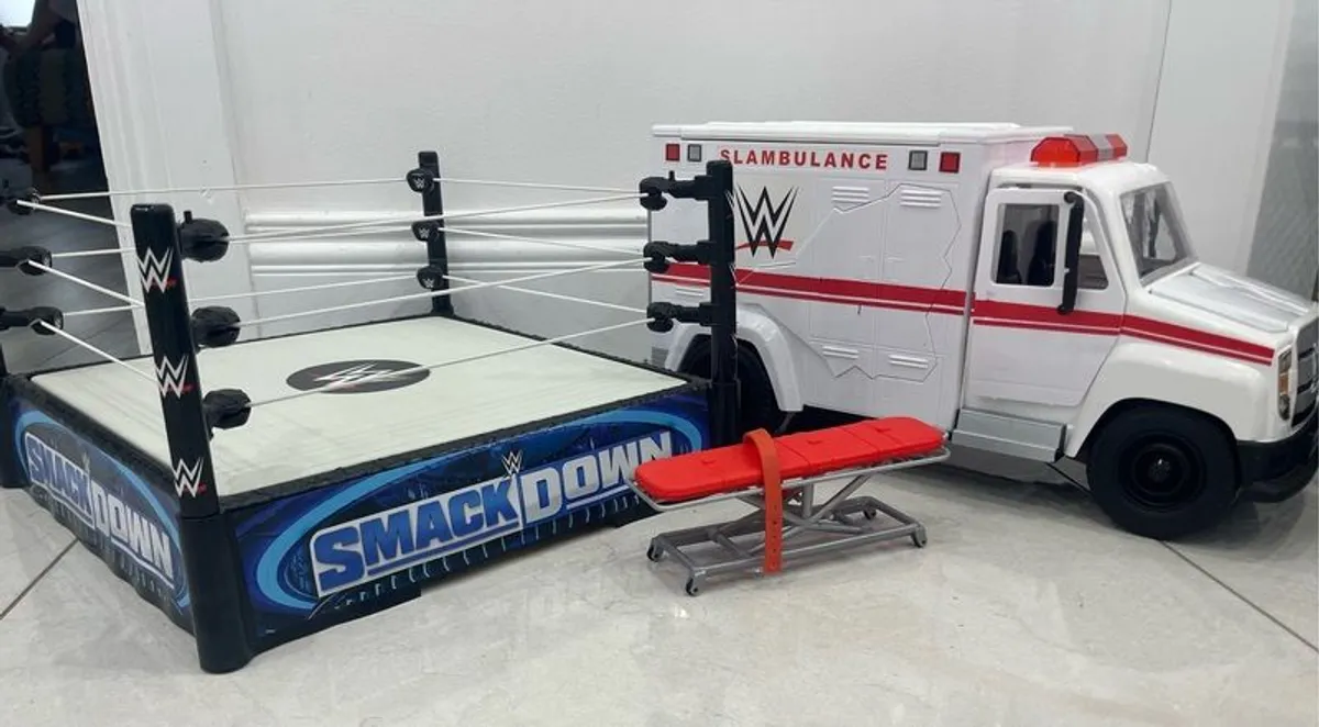 WWE Toys. Rings, Action Figures & accessories. All in perfect condition - Image 4