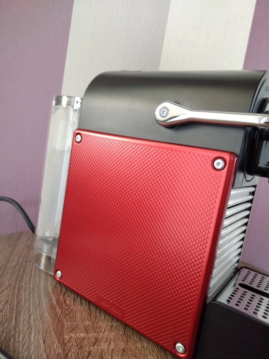Nespresso Pixie Coffee Machine €100 - Image 3