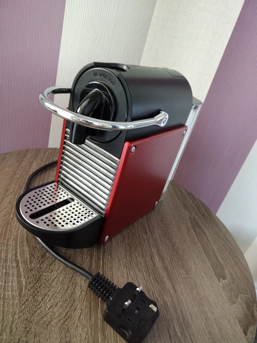 Nespresso Pixie Coffee Machine €100 - Image 1