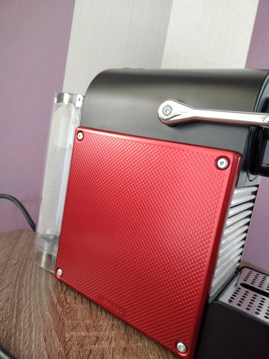 Nespresso Pixie Coffee Machine €100 - Image 4
