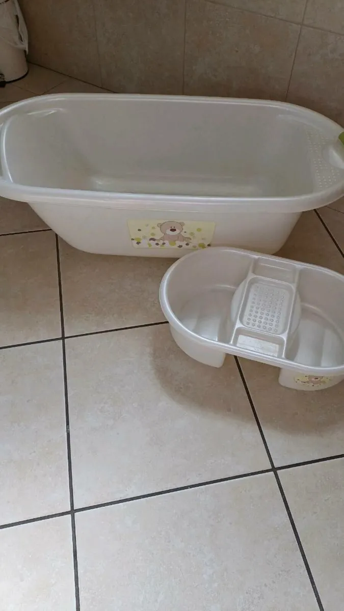 Baby bath & chair - Image 2