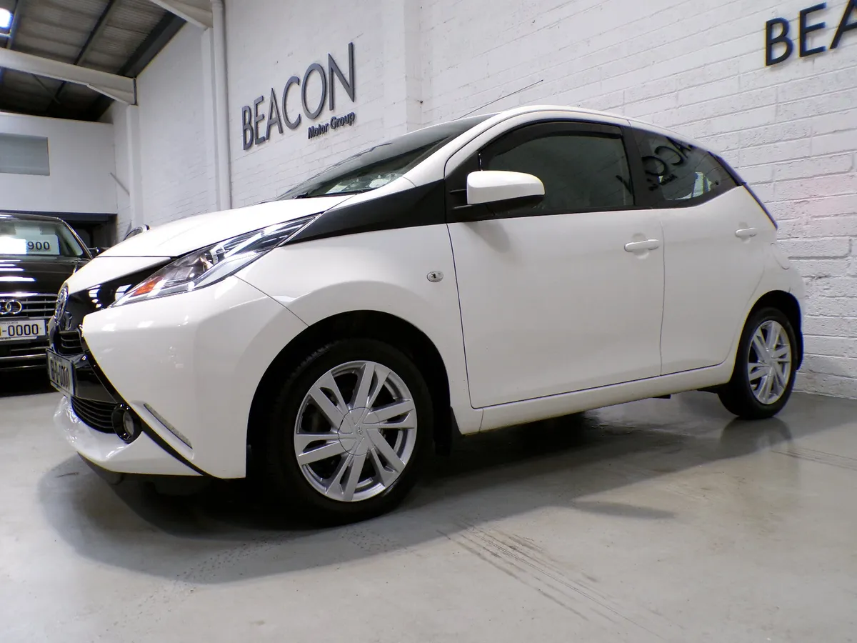 IRISH CAR*ONLY 17,000 MILES*AUTO*TOYOTA AYGO X-PLA - Image 4