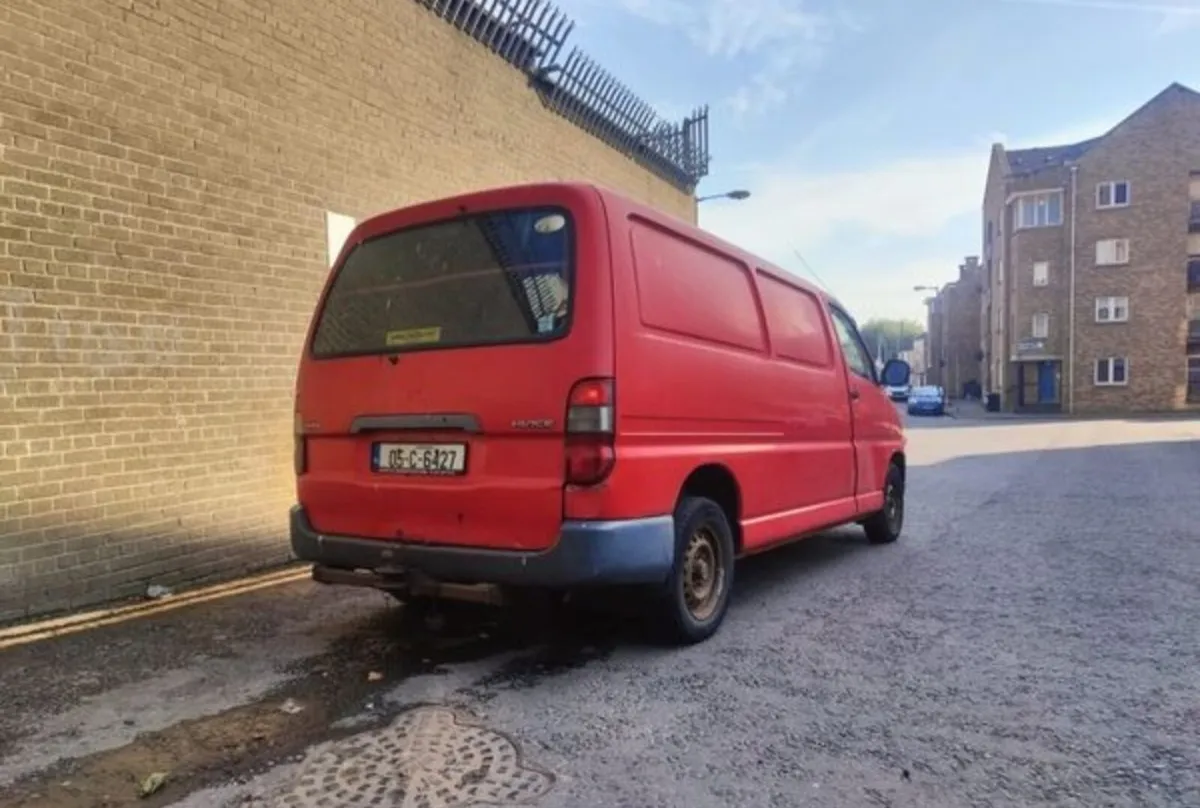 Toyota Hiace - Image 2