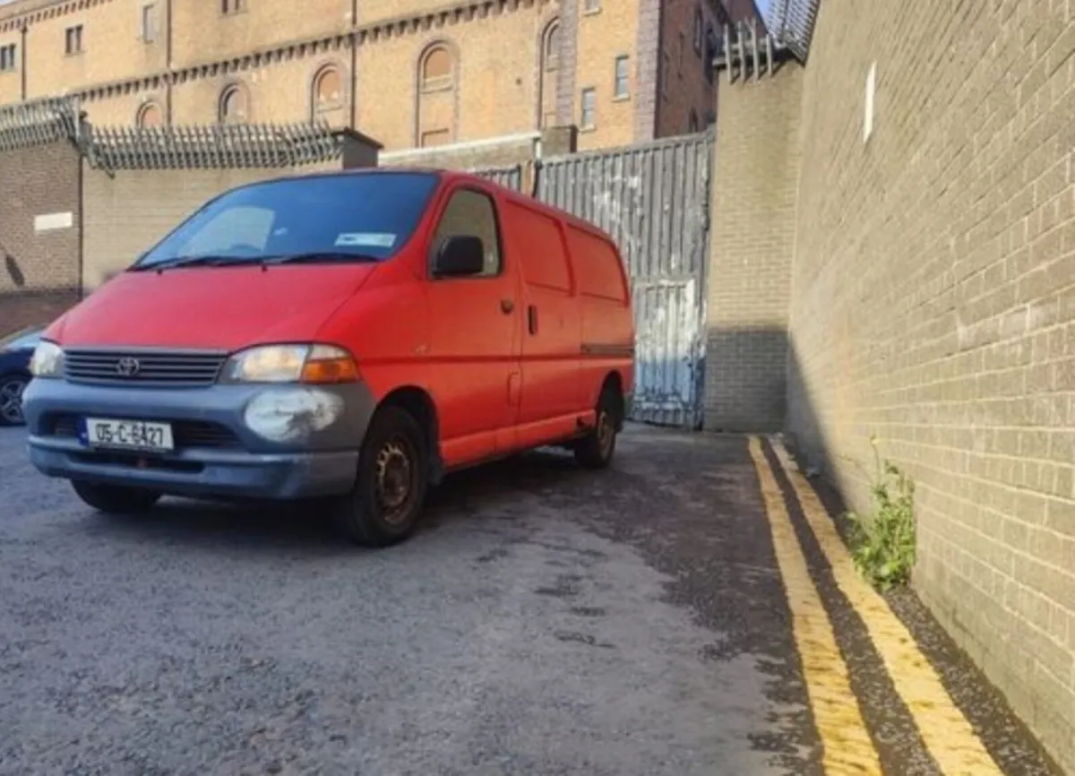 Toyota Hiace - Image 3