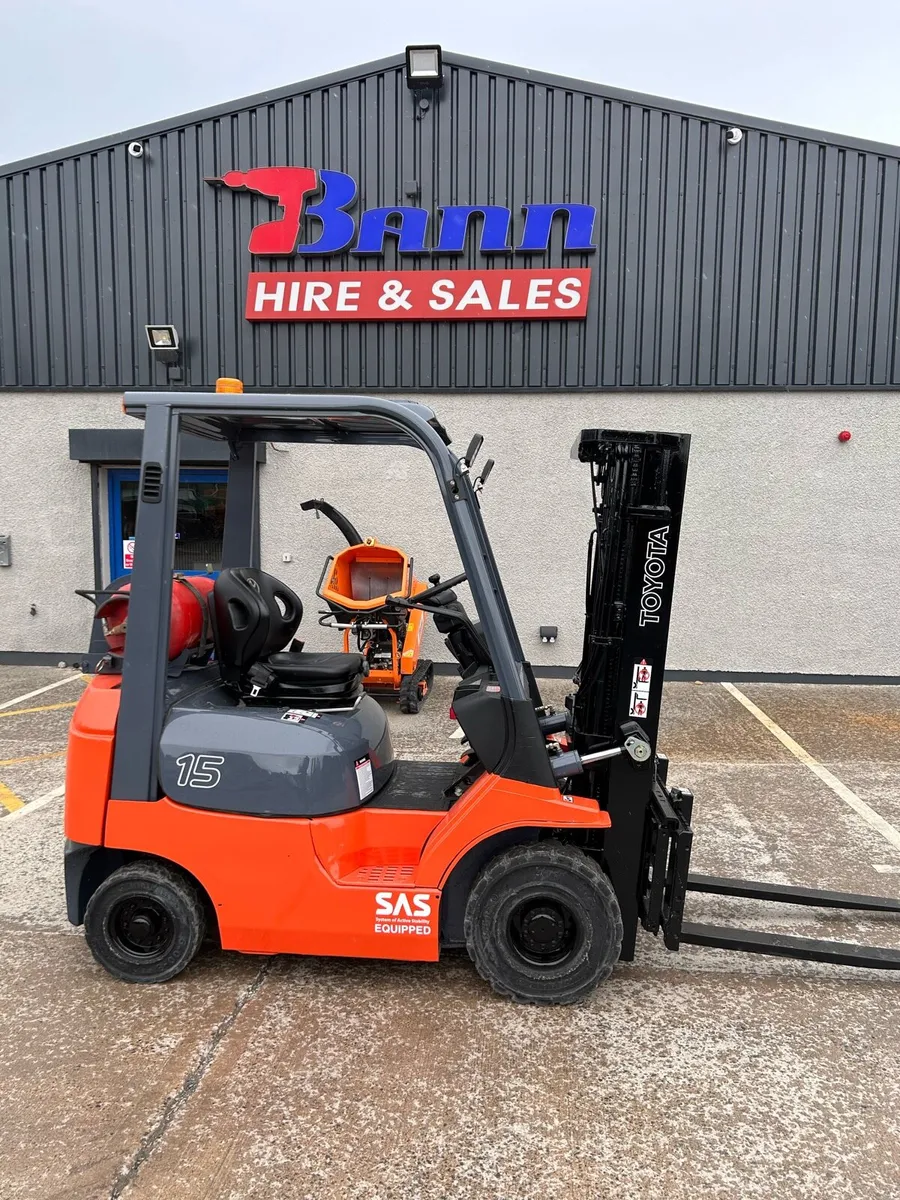 TOYOTA GAS FORKLIFT - Image 3