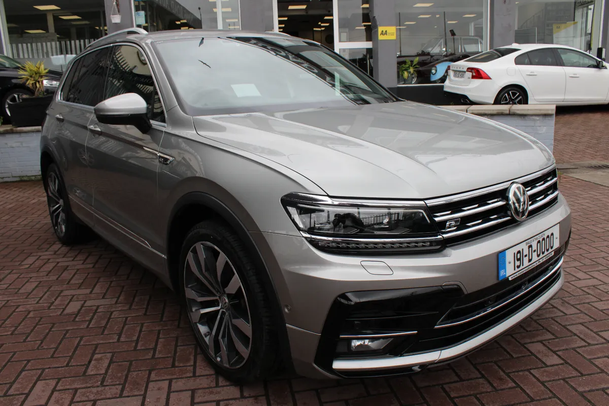 VOLKSWAGEN TIGUAN 4MOTION R-LINE AUTOMATIC DIESEL - Image 2